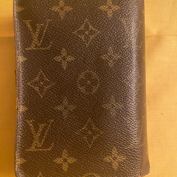 Louis Vuitton Authentic Project Wallet - Picture 2 of 10